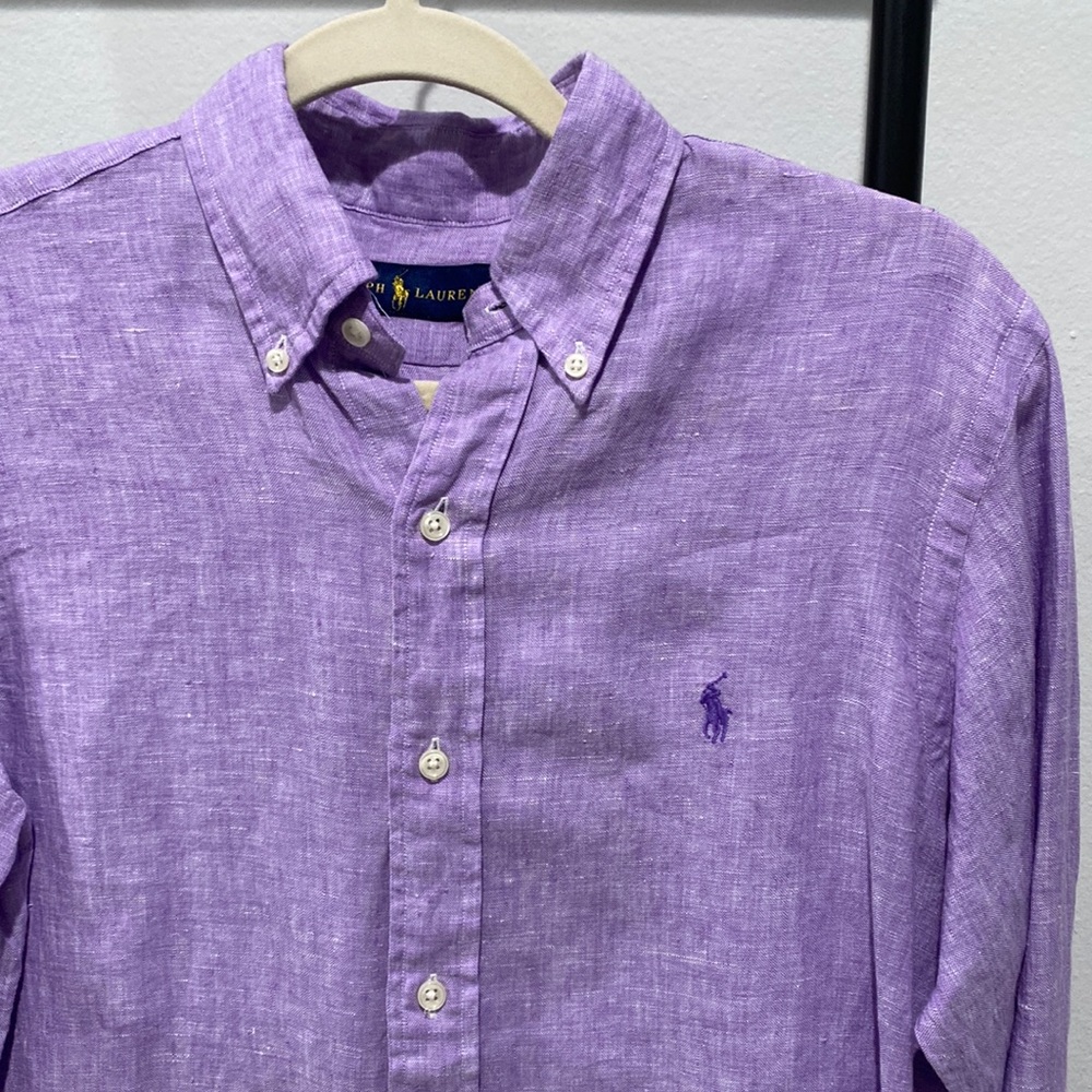 Mens’ Ralph Lauren. Lavendar linen button down. Size Small.